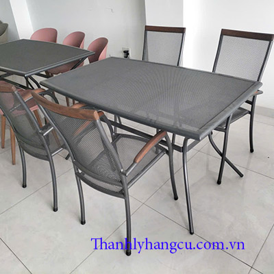 bộ bàn chân sắt sân thượng